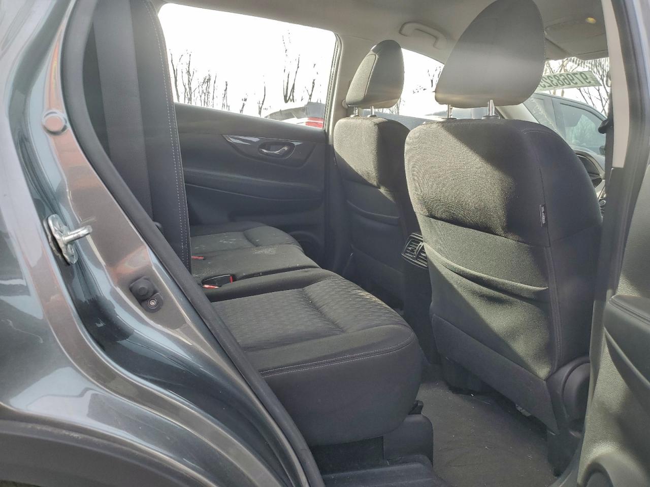 2018 NISSAN ROGUE S photo 11