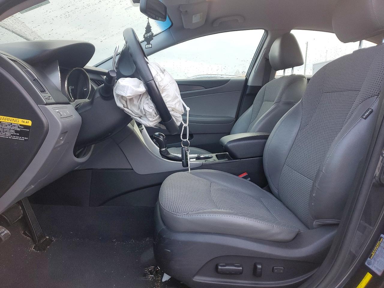 2013 HYUNDAI SONATA SE photo 7