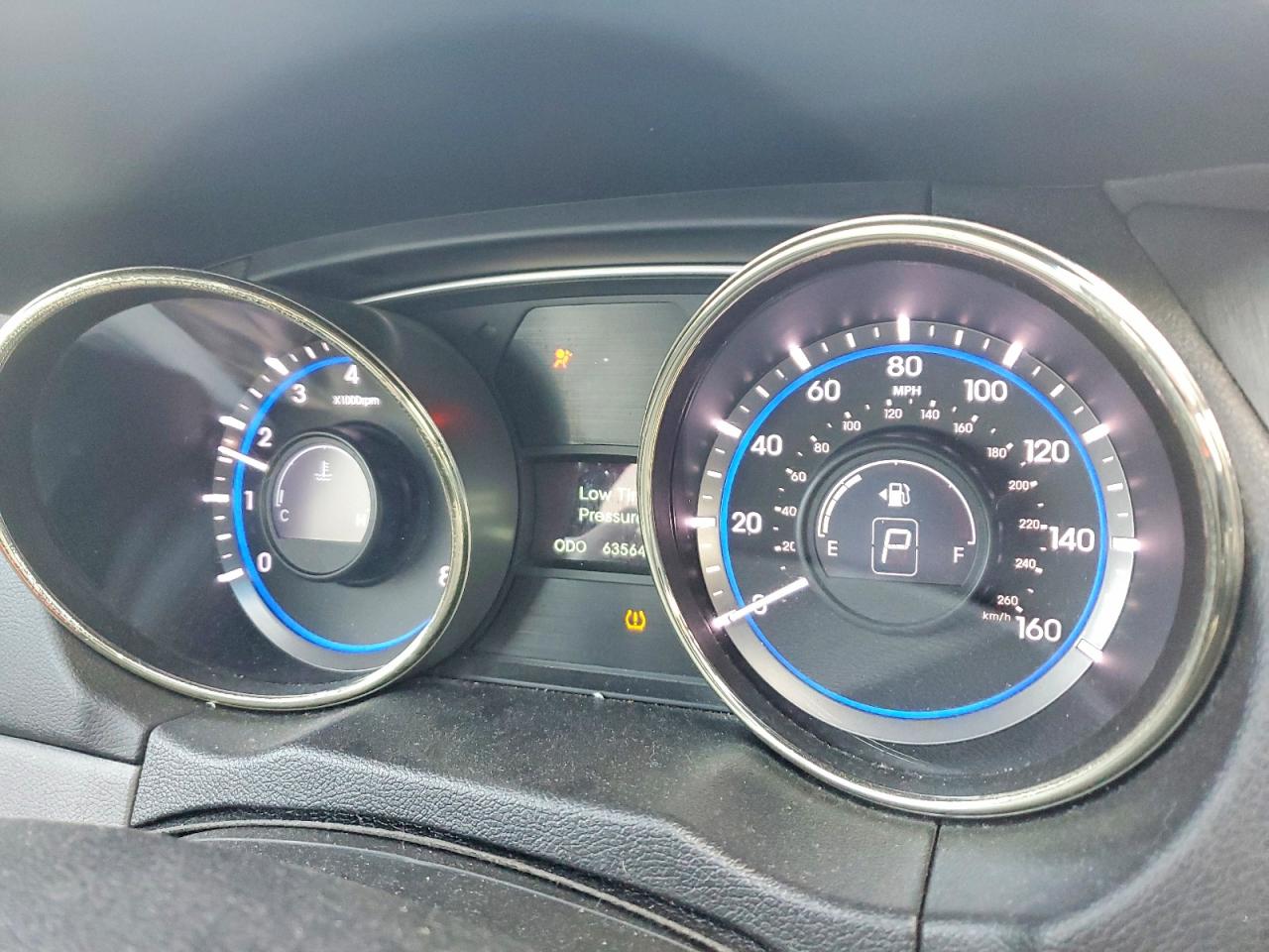 2013 HYUNDAI SONATA SE photo 9