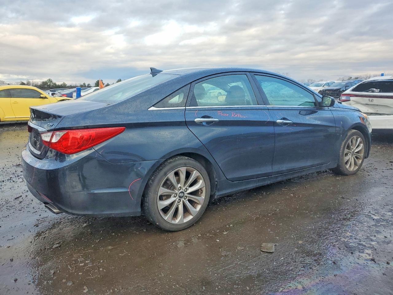 2013 HYUNDAI SONATA SE photo 3