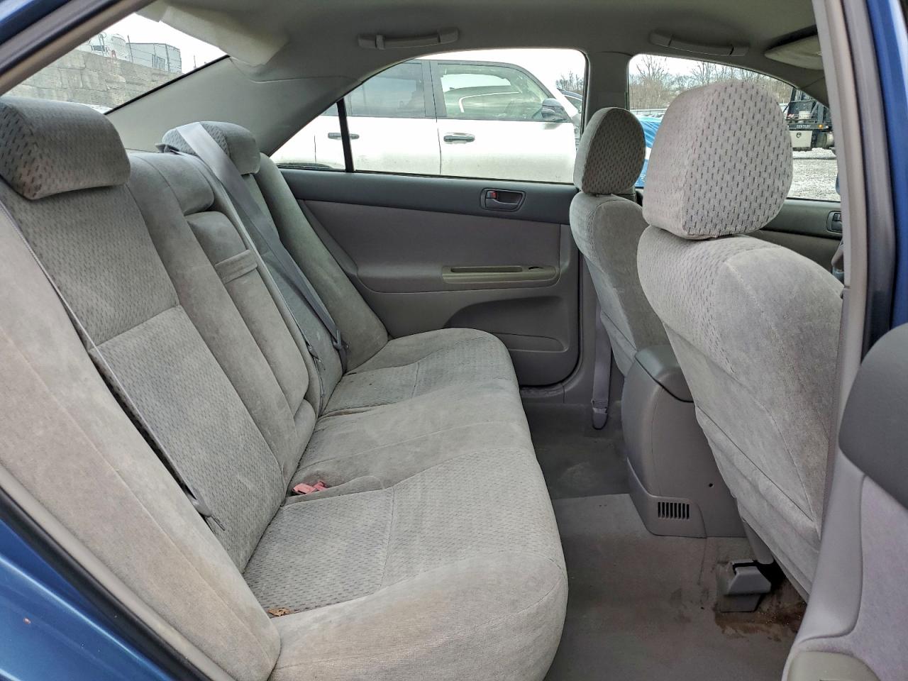 2003 TOYOTA CAMRY LE photo 10