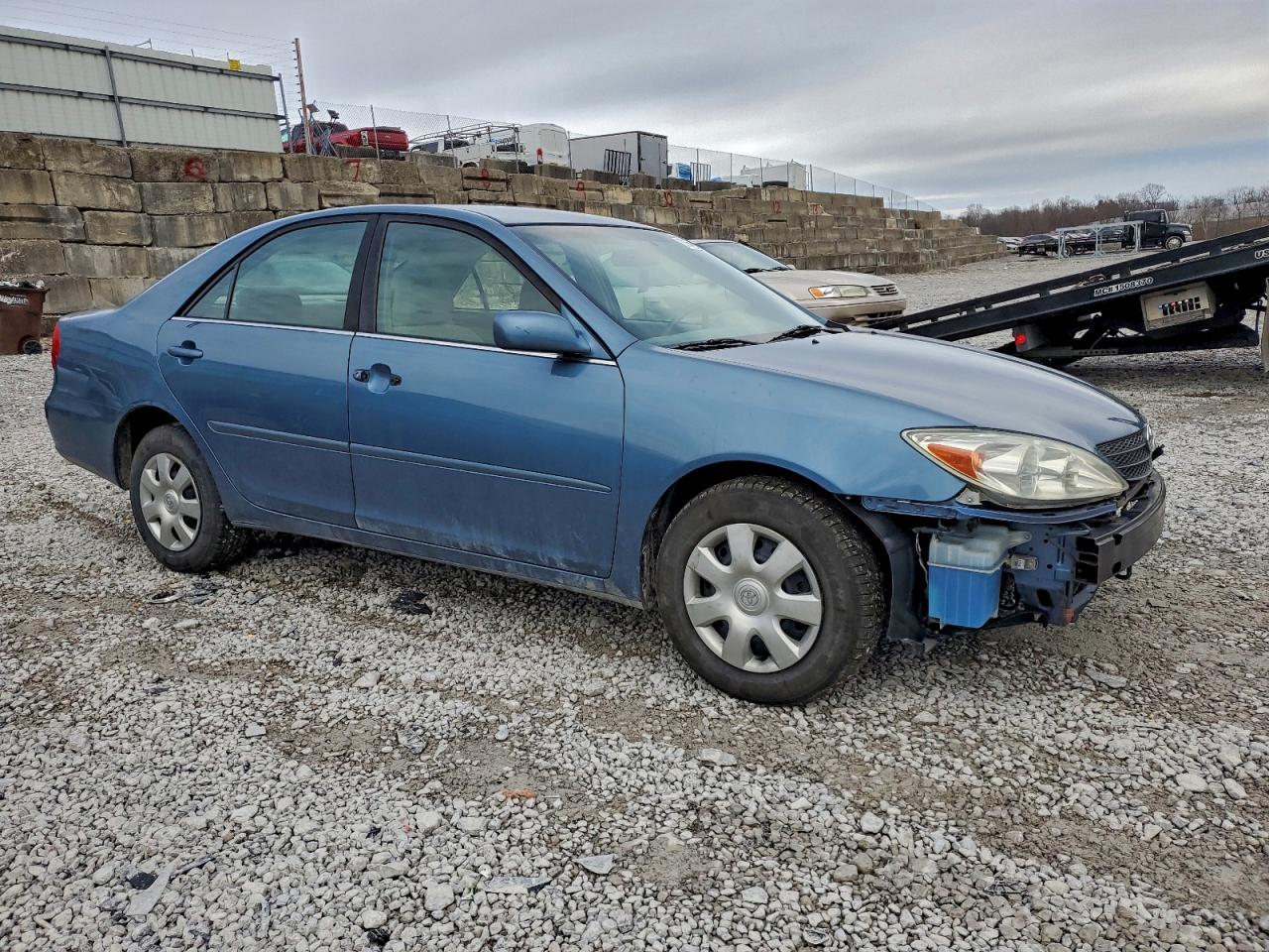 2003 TOYOTA CAMRY LE photo 4