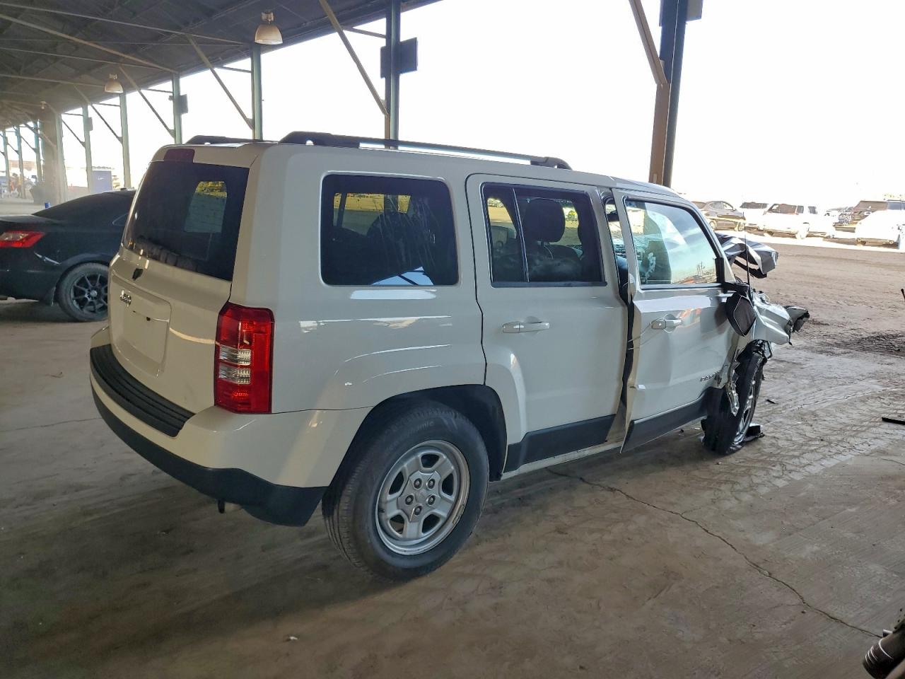 2014 JEEP PATRIOT SPORT photo 3