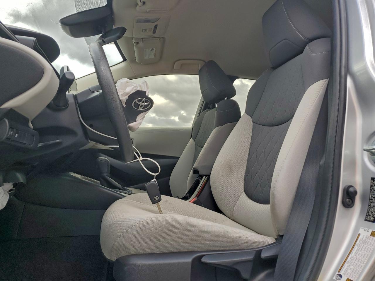 2021 TOYOTA COROLLA LE photo 7