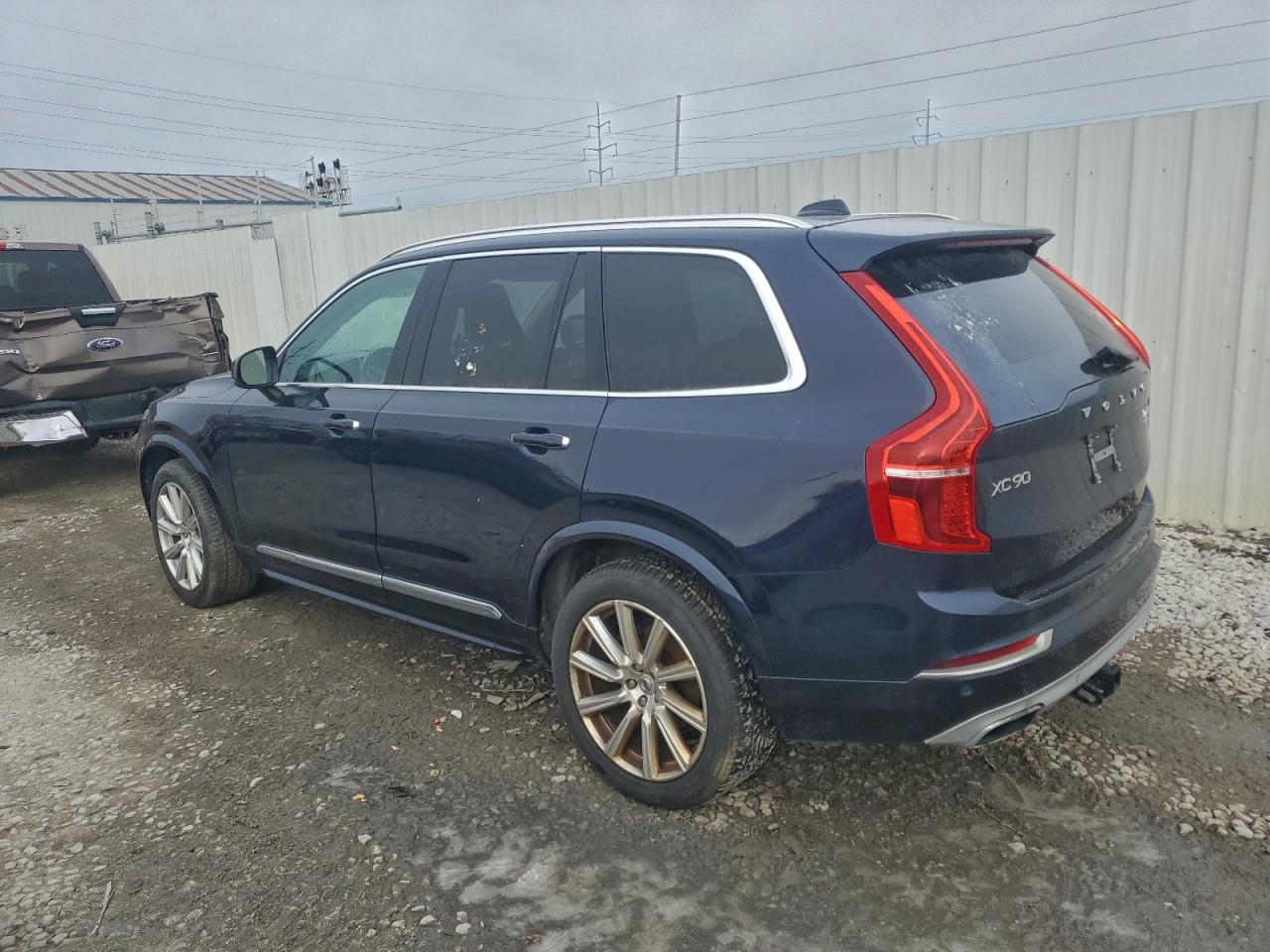 2016 VOLVO XC90 T6 photo 2