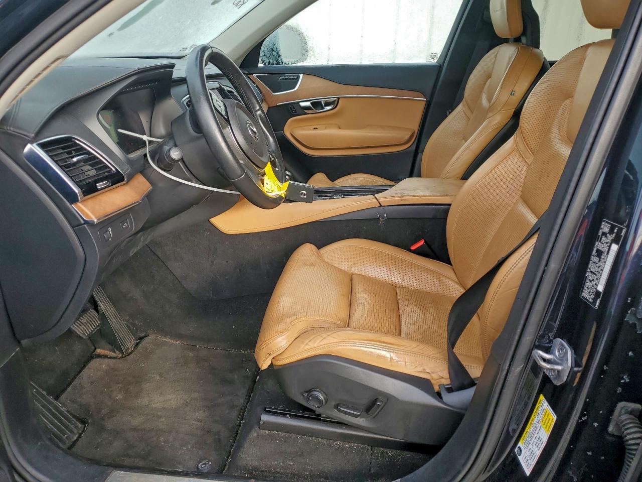 2016 VOLVO XC90 T6 photo 7