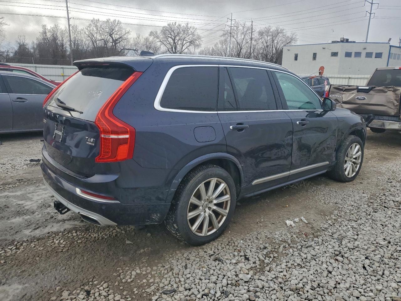 2016 VOLVO XC90 T6 photo 3
