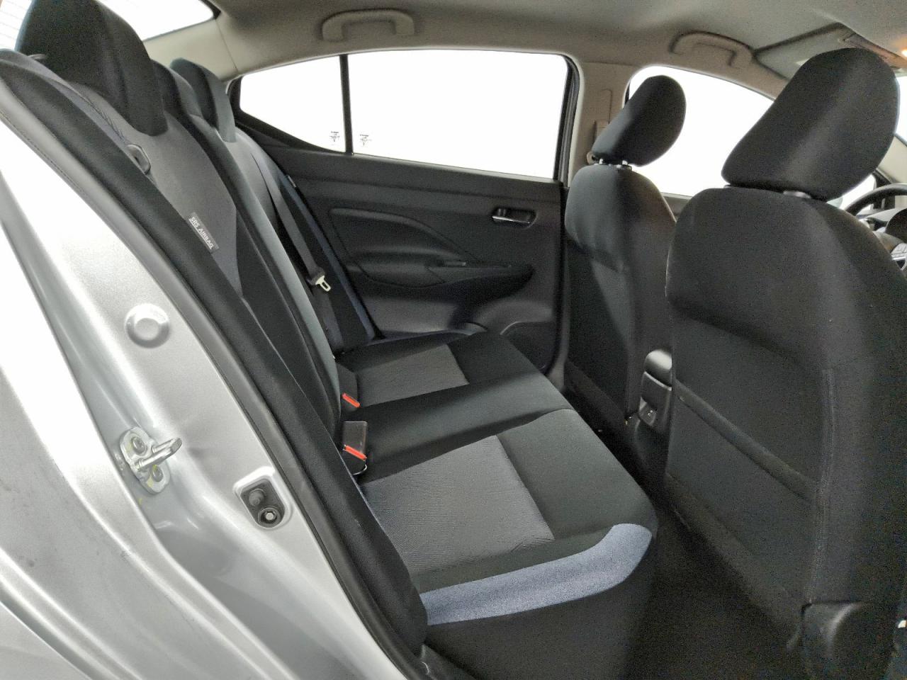 2025 NISSAN VERSA SV photo 19