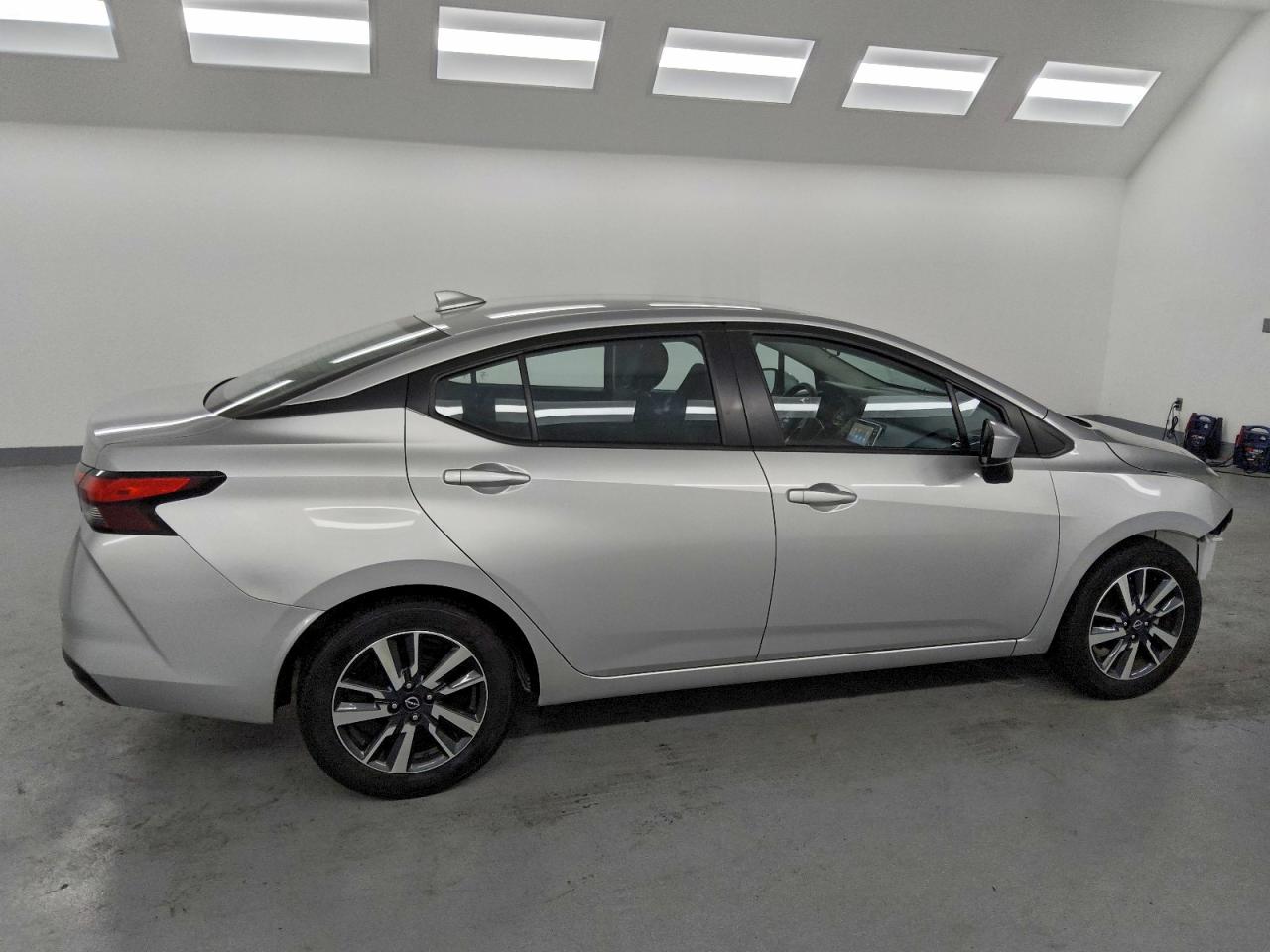 2025 NISSAN VERSA SV photo 5