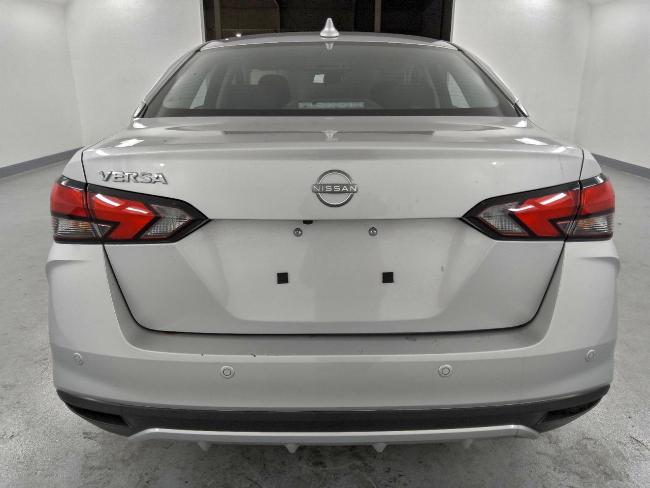 2025 NISSAN VERSA SV photo 11