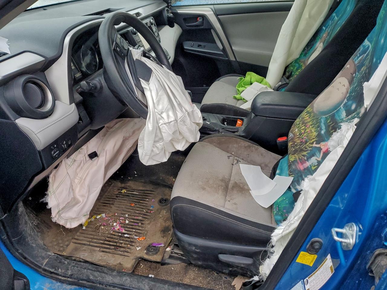2018 TOYOTA RAV4 HV LE photo 7