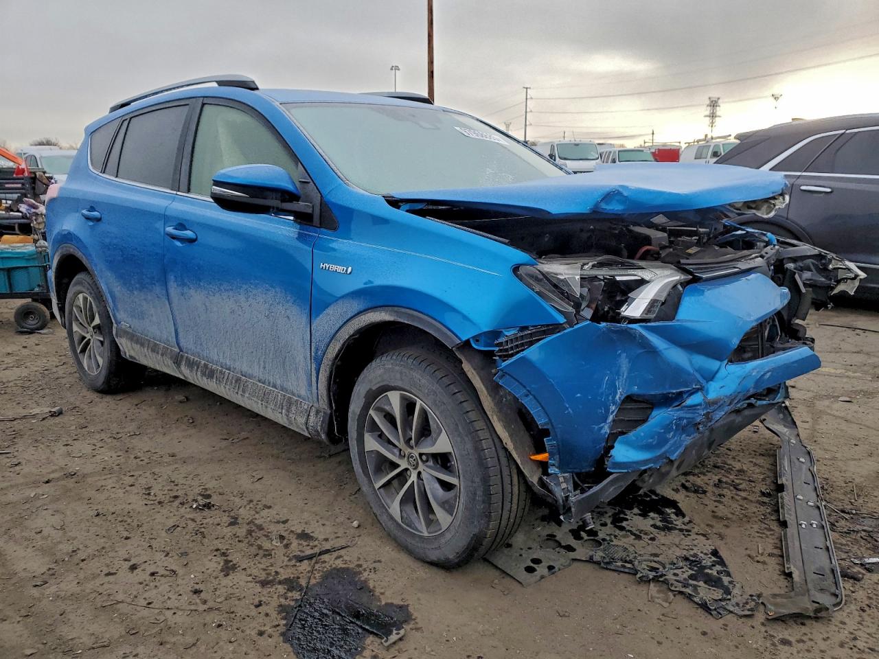 2018 TOYOTA RAV4 HV LE photo 4