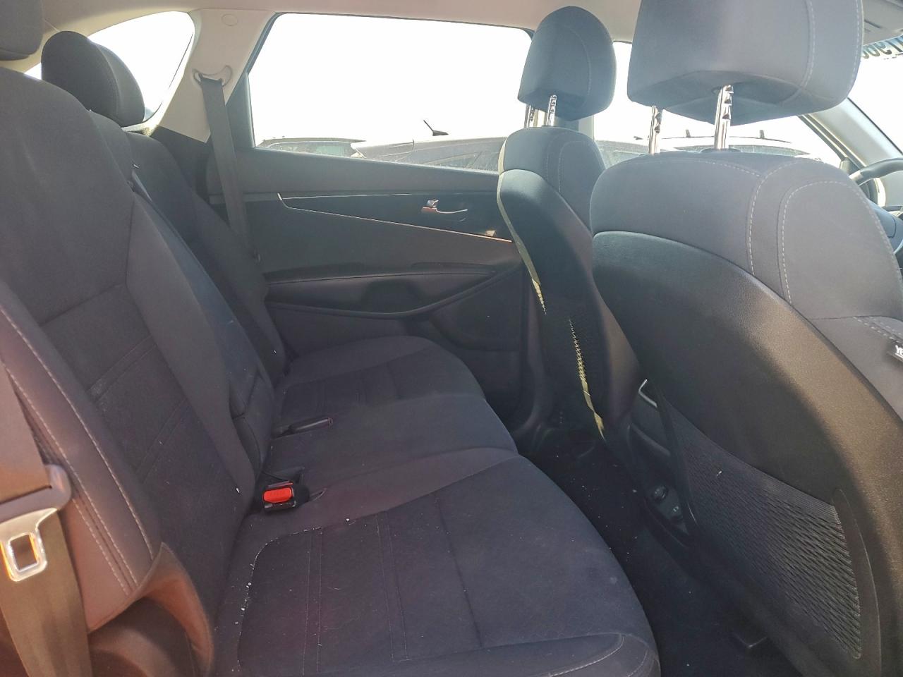 2017 KIA SORENTO LX photo 11