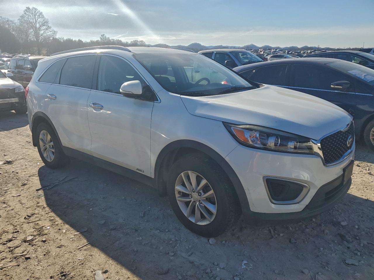2017 KIA SORENTO LX photo 4