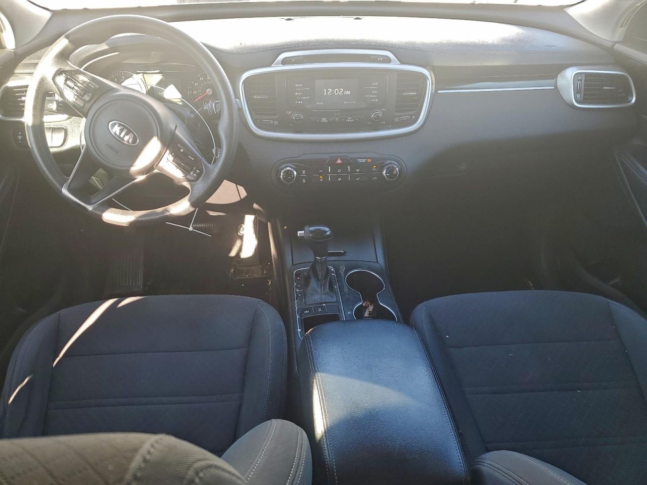 2017 KIA SORENTO LX photo 8