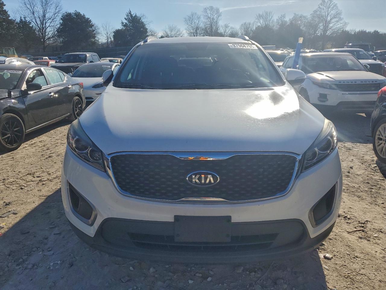 2017 KIA SORENTO LX photo 5