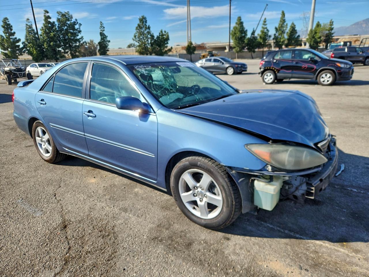 2002 TOYOTA CAMRY LE photo 4