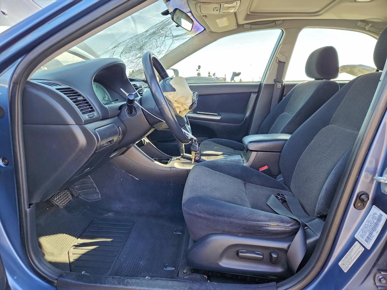 2002 TOYOTA CAMRY LE photo 7