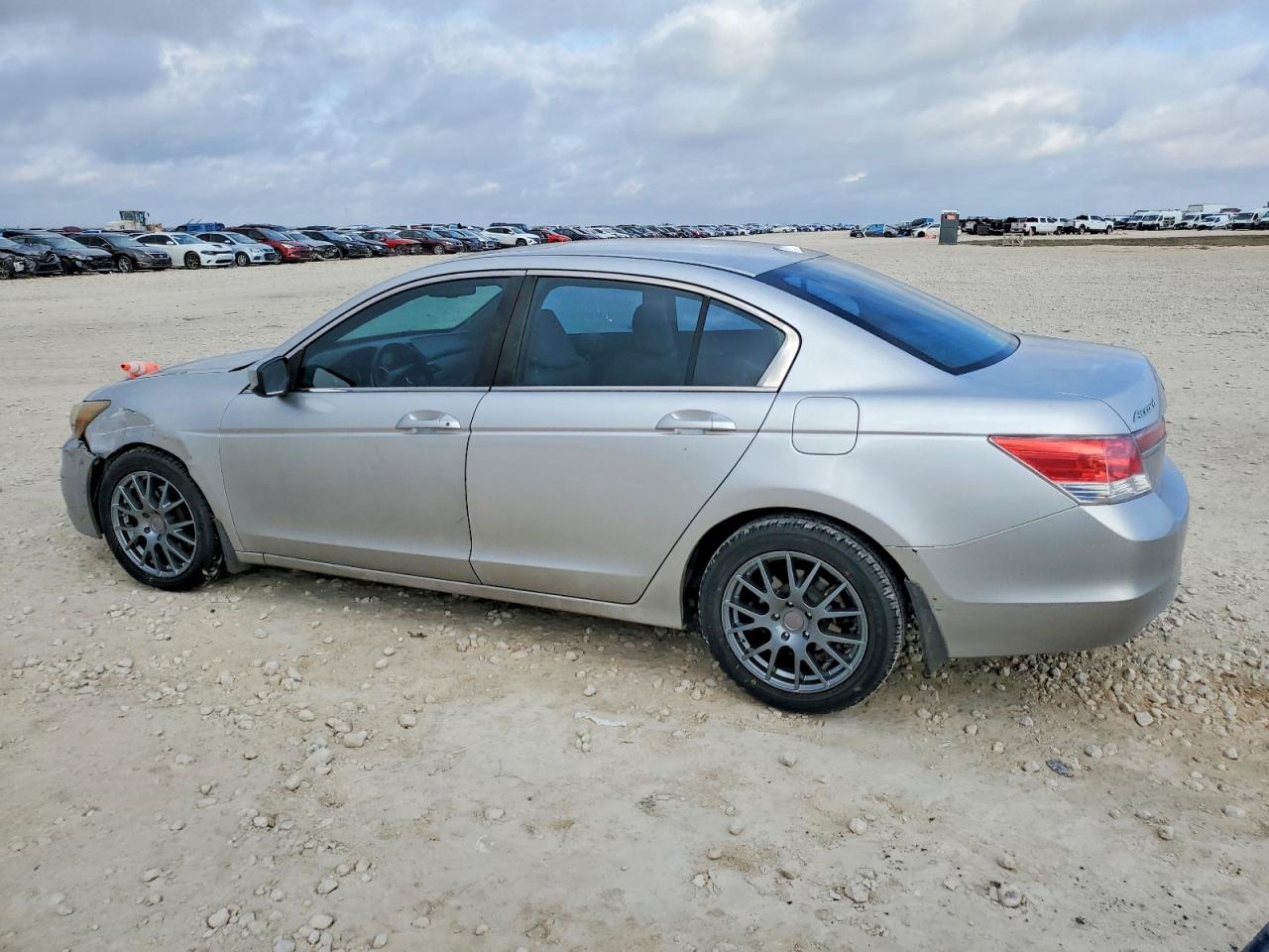 2011 HONDA ACCORD EXL photo 2