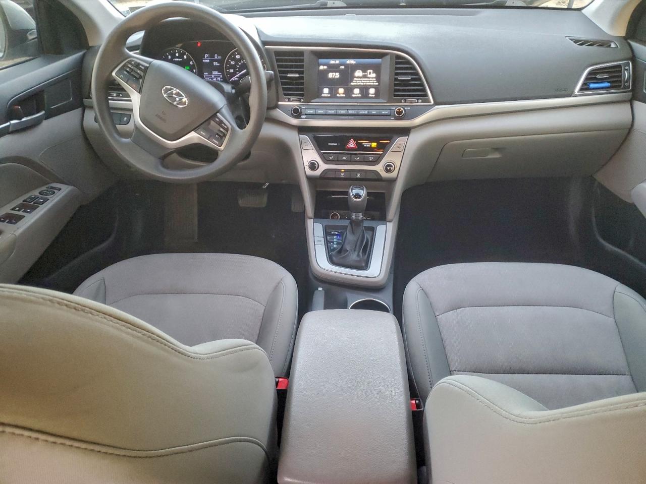 2017 HYUNDAI ELANTRA SE photo 8
