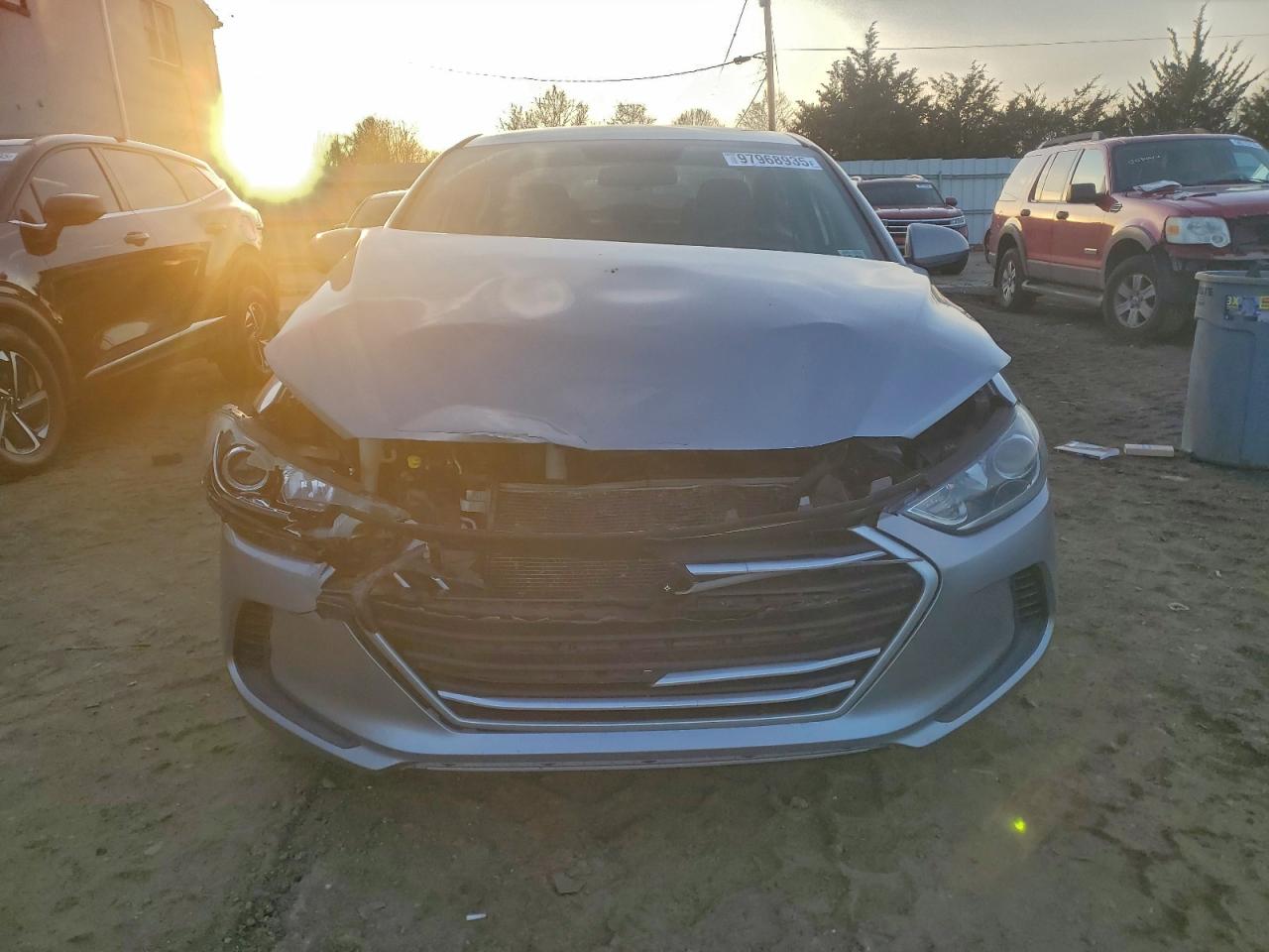 2017 HYUNDAI ELANTRA SE photo 5
