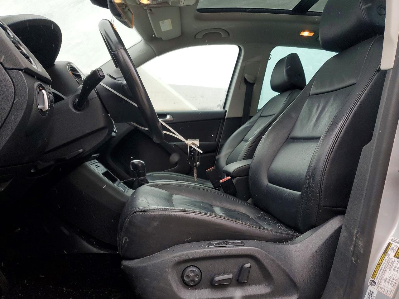 2016 VOLKSWAGEN TIGUAN S photo 7