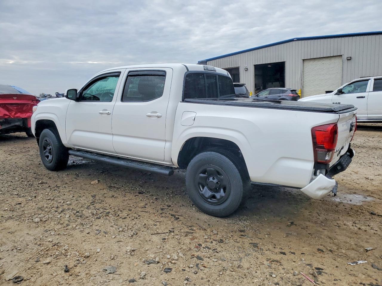 2022 TOYOTA TACOMA photo 2