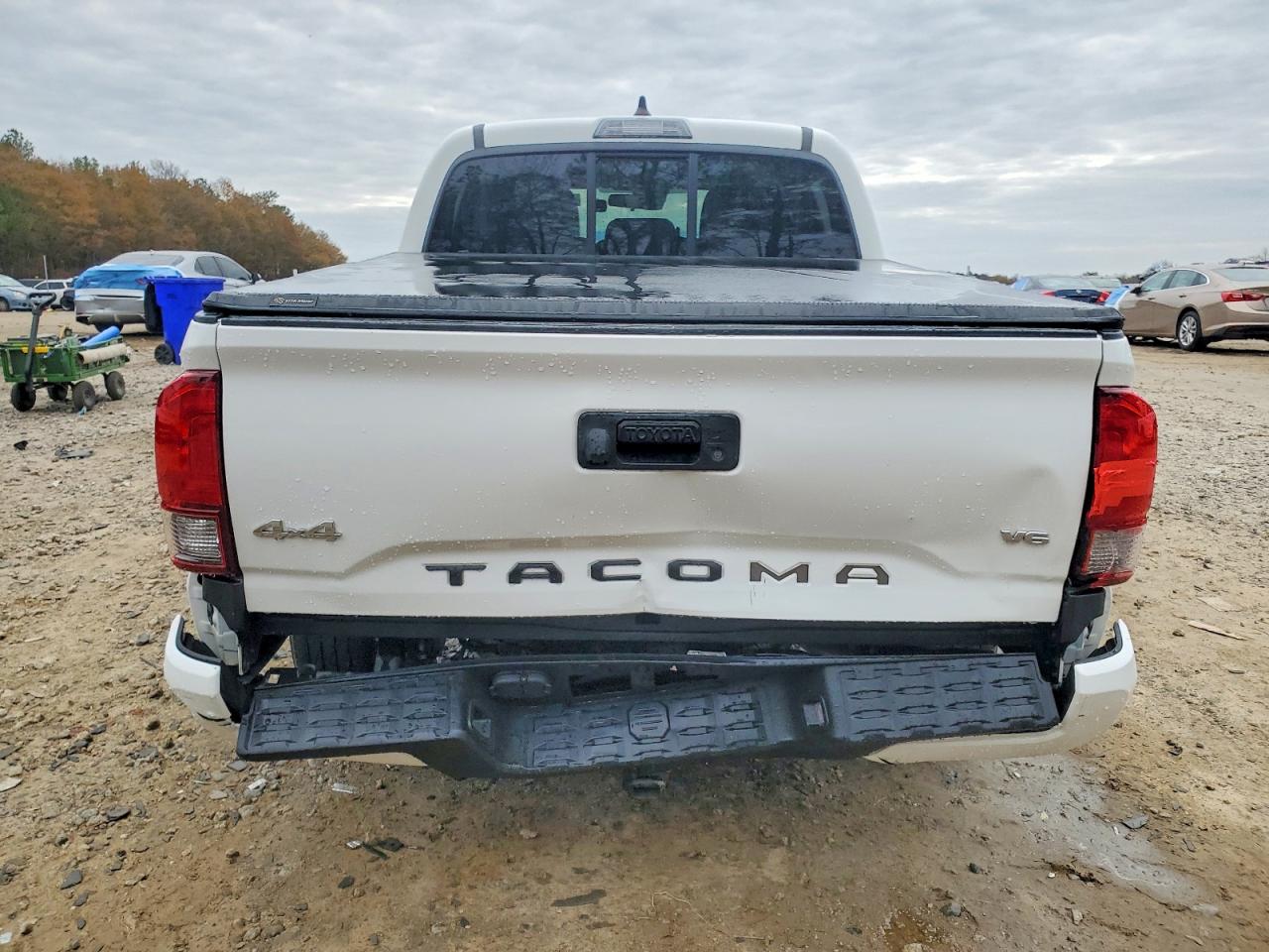 2022 TOYOTA TACOMA photo 6