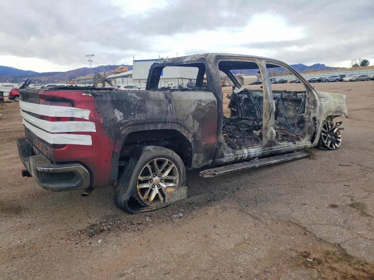 2021 GMC SIERRA K1500 SLT photo 3
