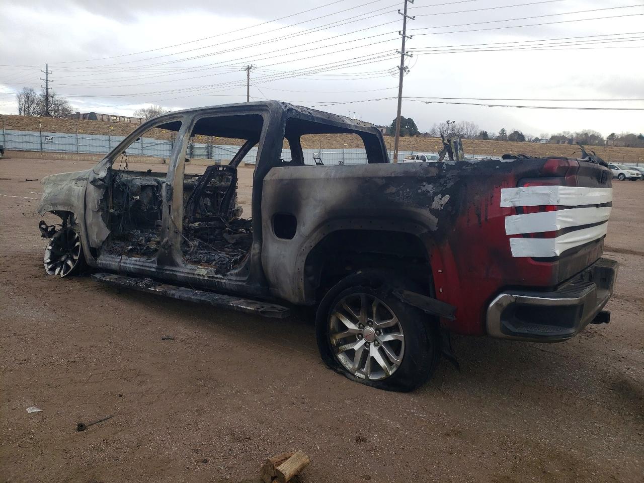 2021 GMC SIERRA K1500 SLT photo 2