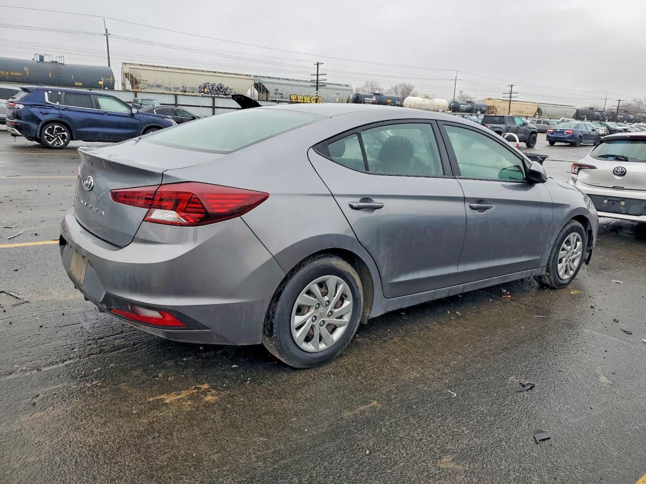 2019 HYUNDAI ELANTRA SE photo 5