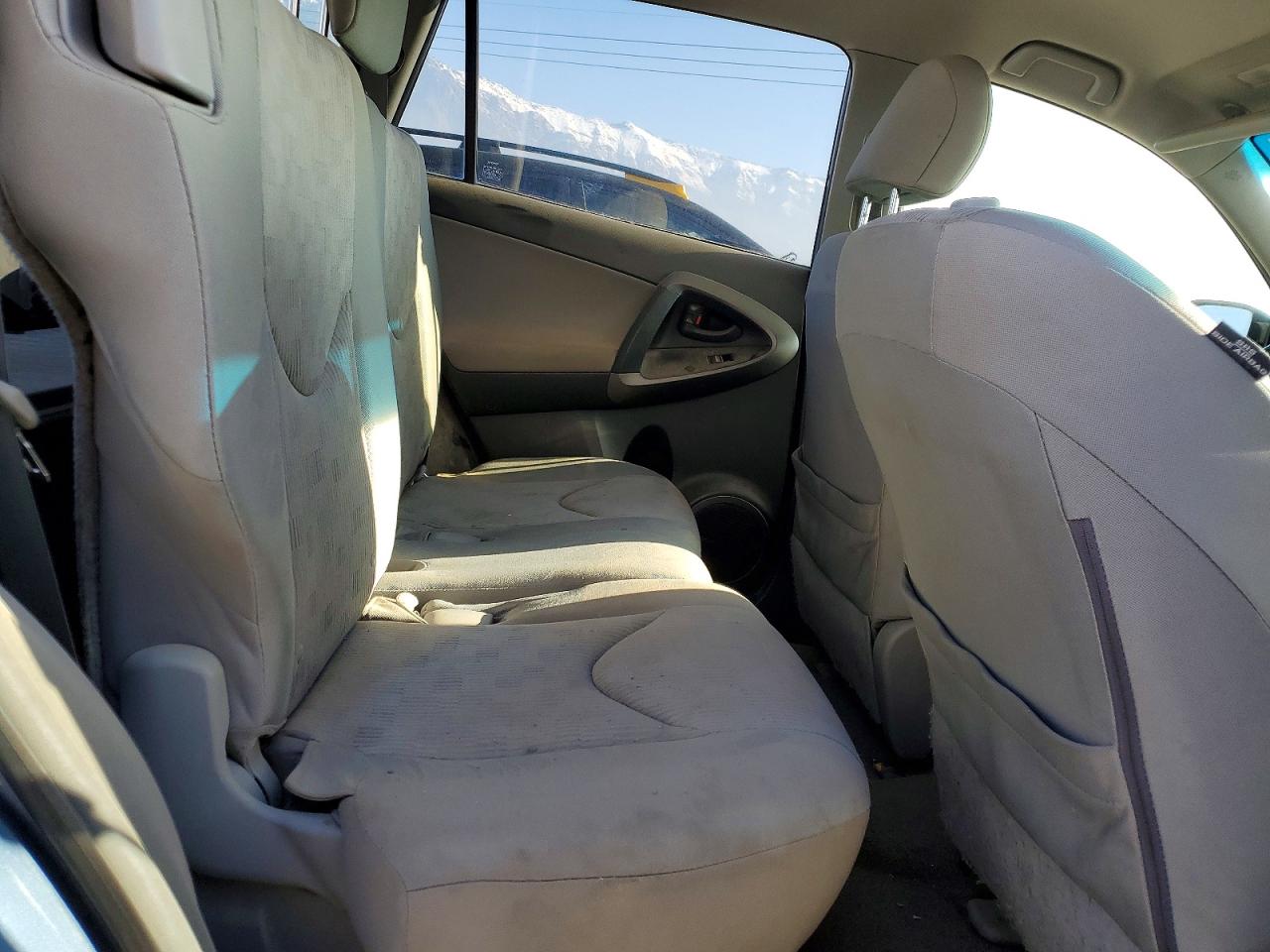 2012 TOYOTA RAV4 photo 10