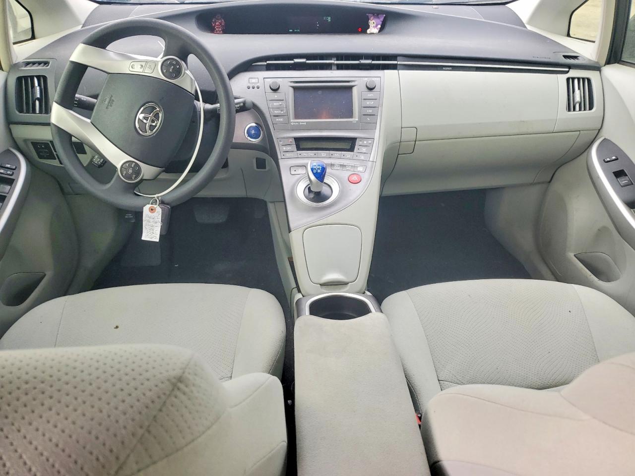 2015 TOYOTA PRIUS photo 22
