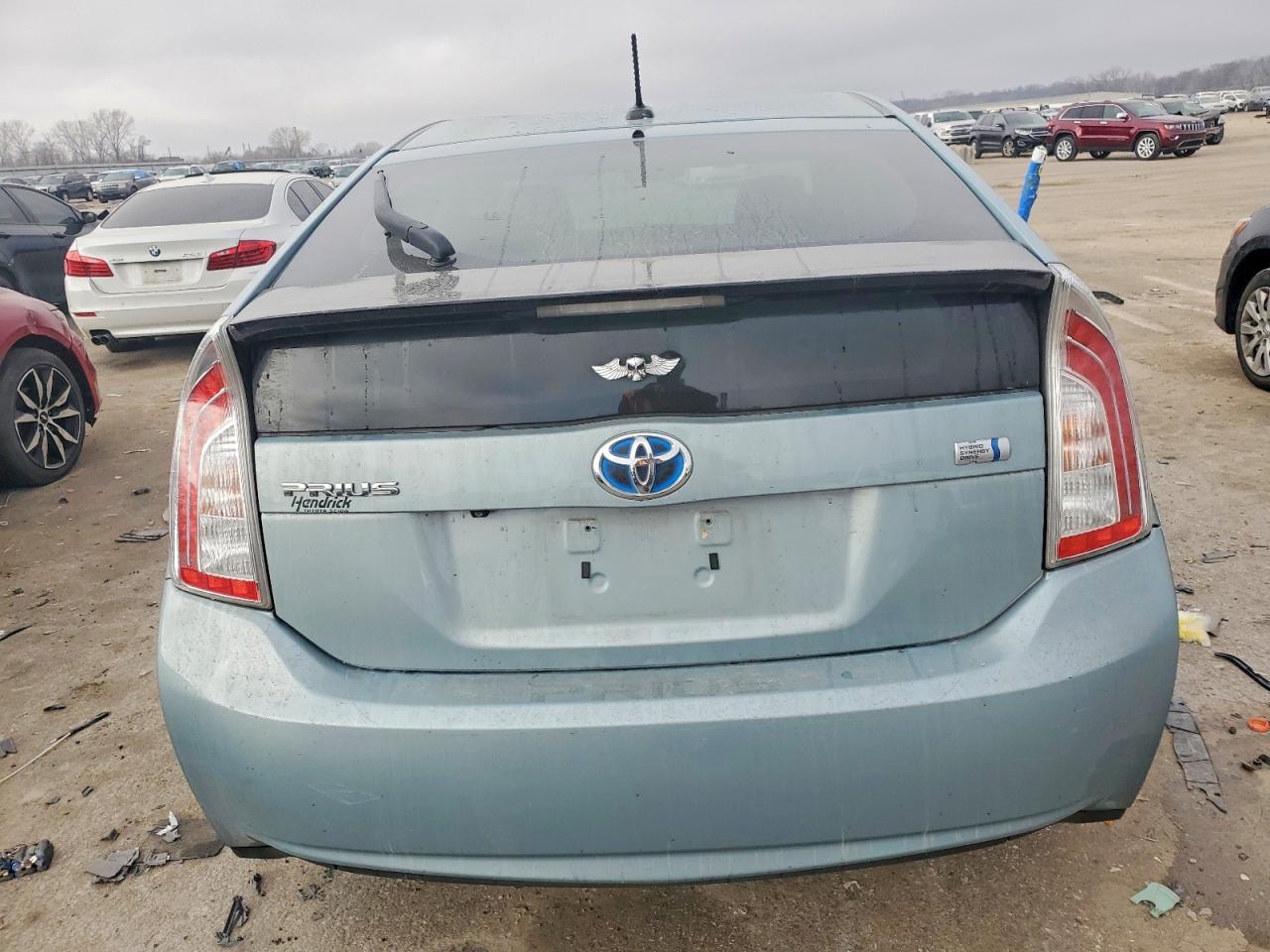 2015 TOYOTA PRIUS photo 16