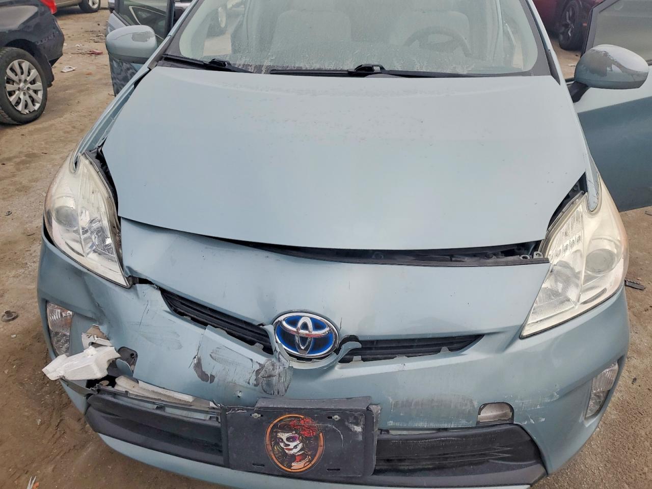 2015 TOYOTA PRIUS photo 31