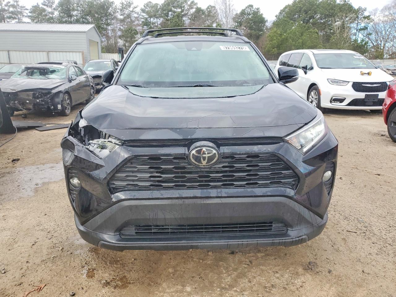 2021 TOYOTA RAV4 XLE photo 17