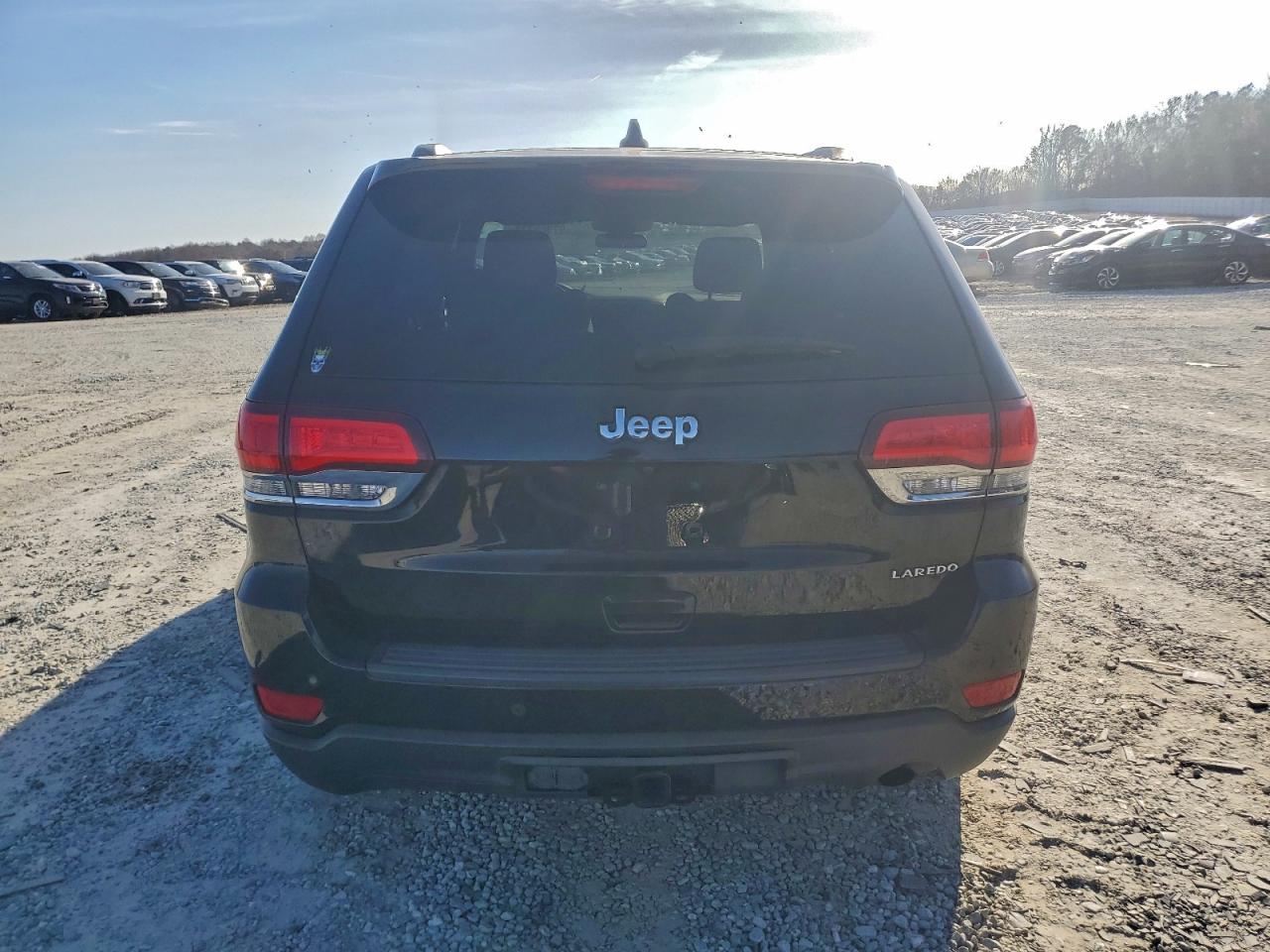 2020 JEEP GRAND CHEROKEE LAREDO photo 11