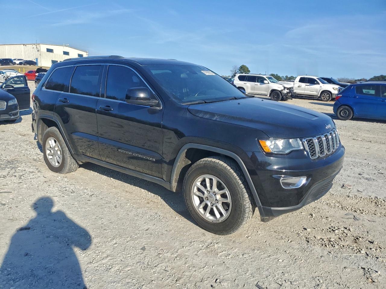 2020 JEEP GRAND CHEROKEE LAREDO photo 7