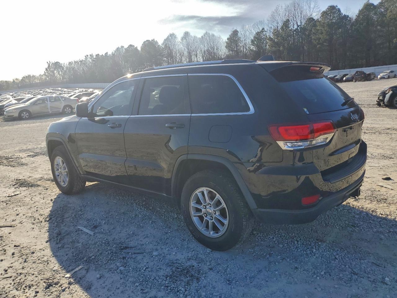 2020 JEEP GRAND CHEROKEE LAREDO photo 3