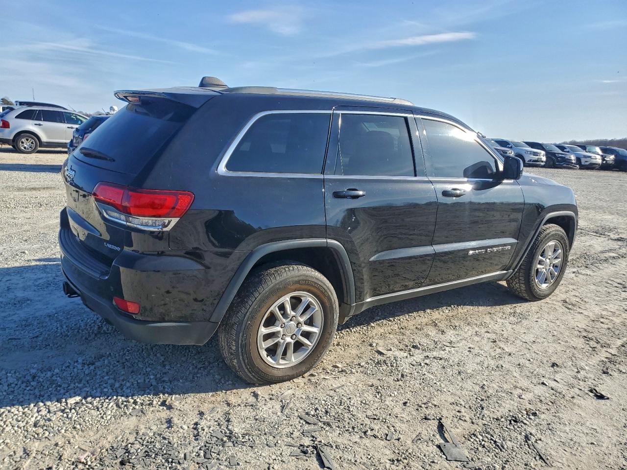 2020 JEEP GRAND CHEROKEE LAREDO photo 5
