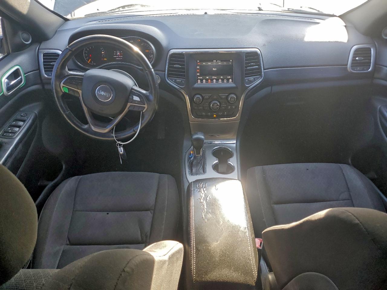 2020 JEEP GRAND CHEROKEE LAREDO photo 15