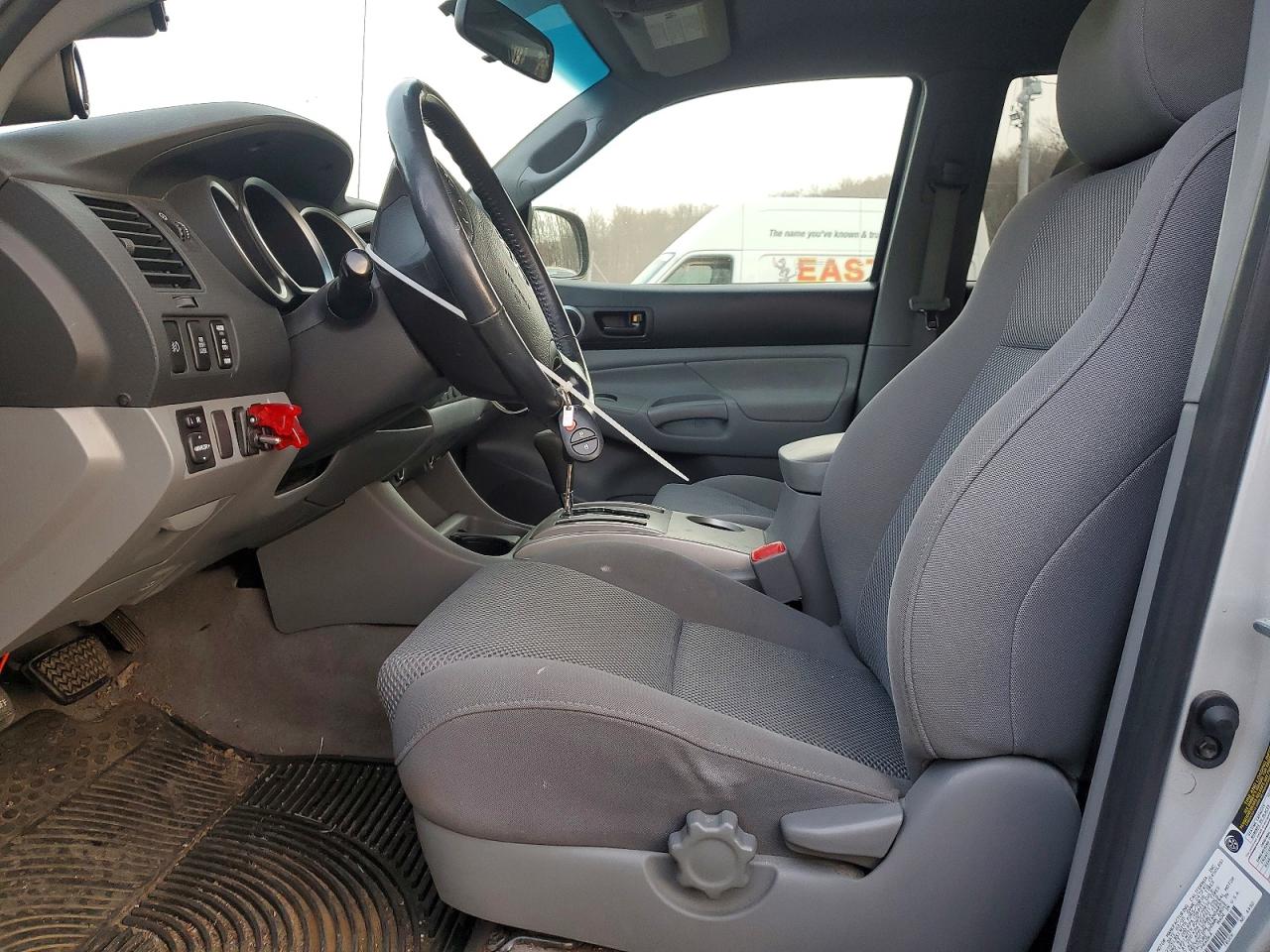 2005 TOYOTA TACOMA DOUBLE CAB photo 13