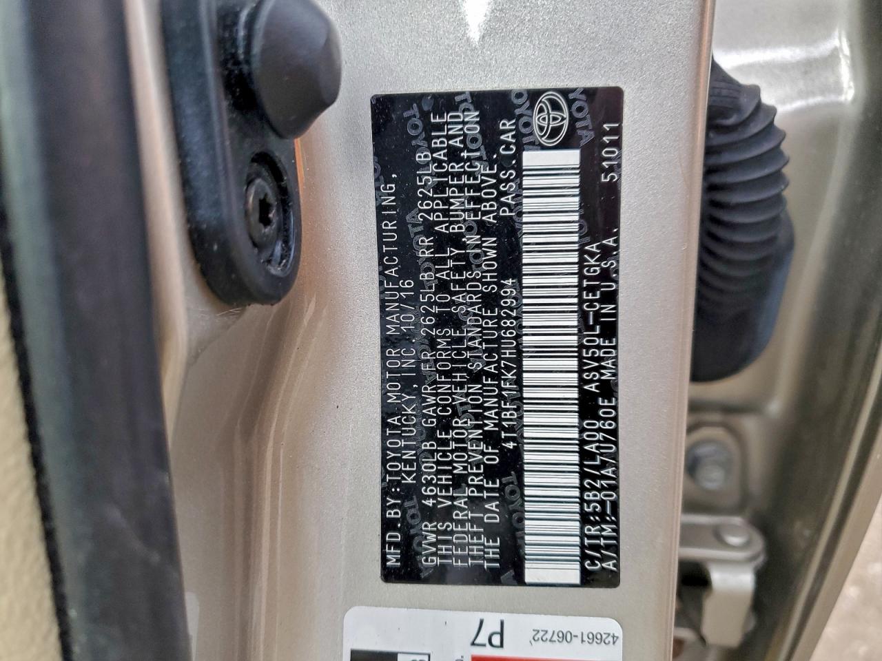 2017 TOYOTA CAMRY LE photo 12