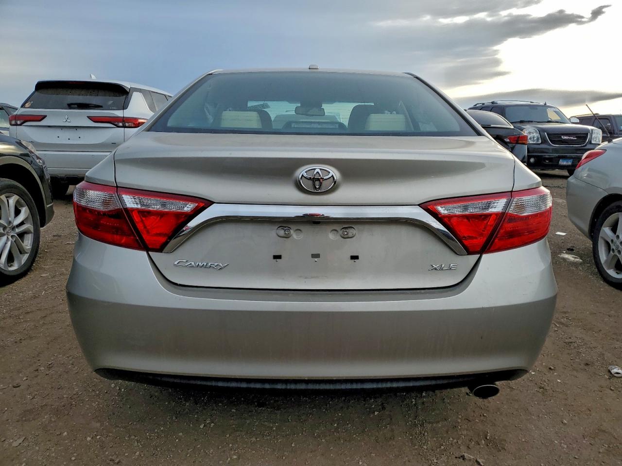2017 TOYOTA CAMRY LE photo 6