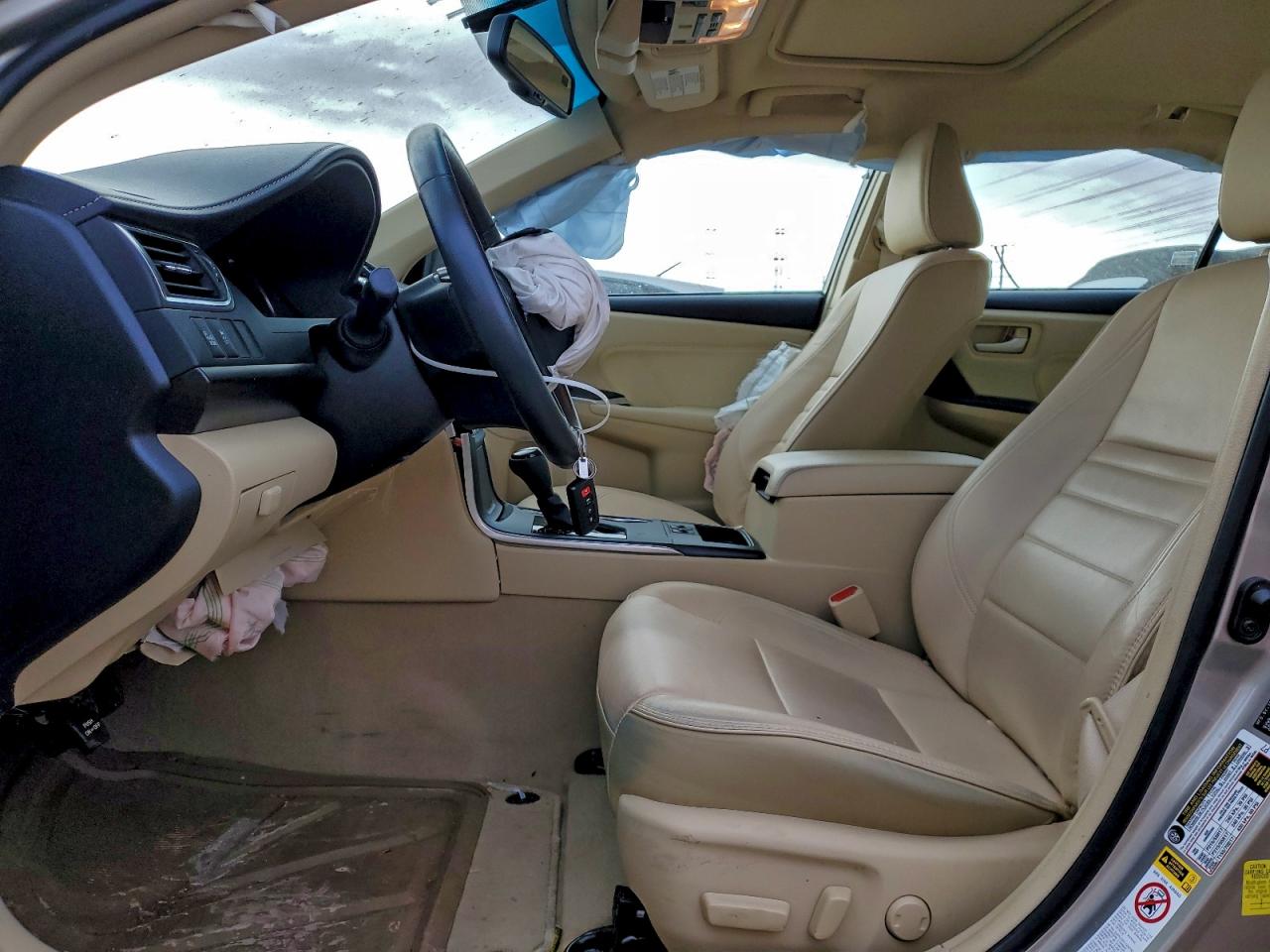 2017 TOYOTA CAMRY LE photo 7