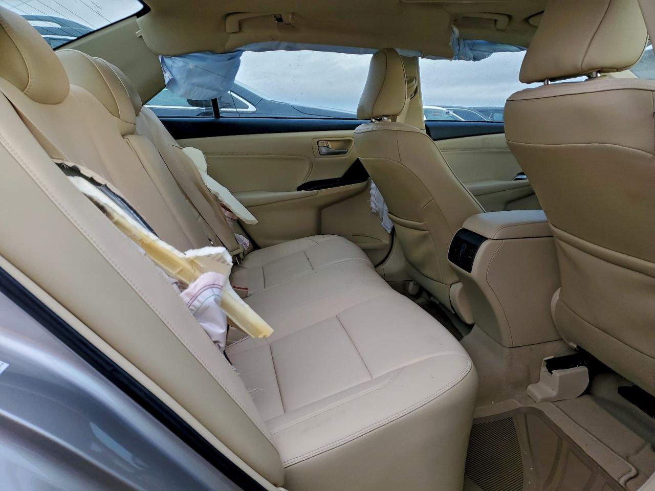 2017 TOYOTA CAMRY LE photo 10