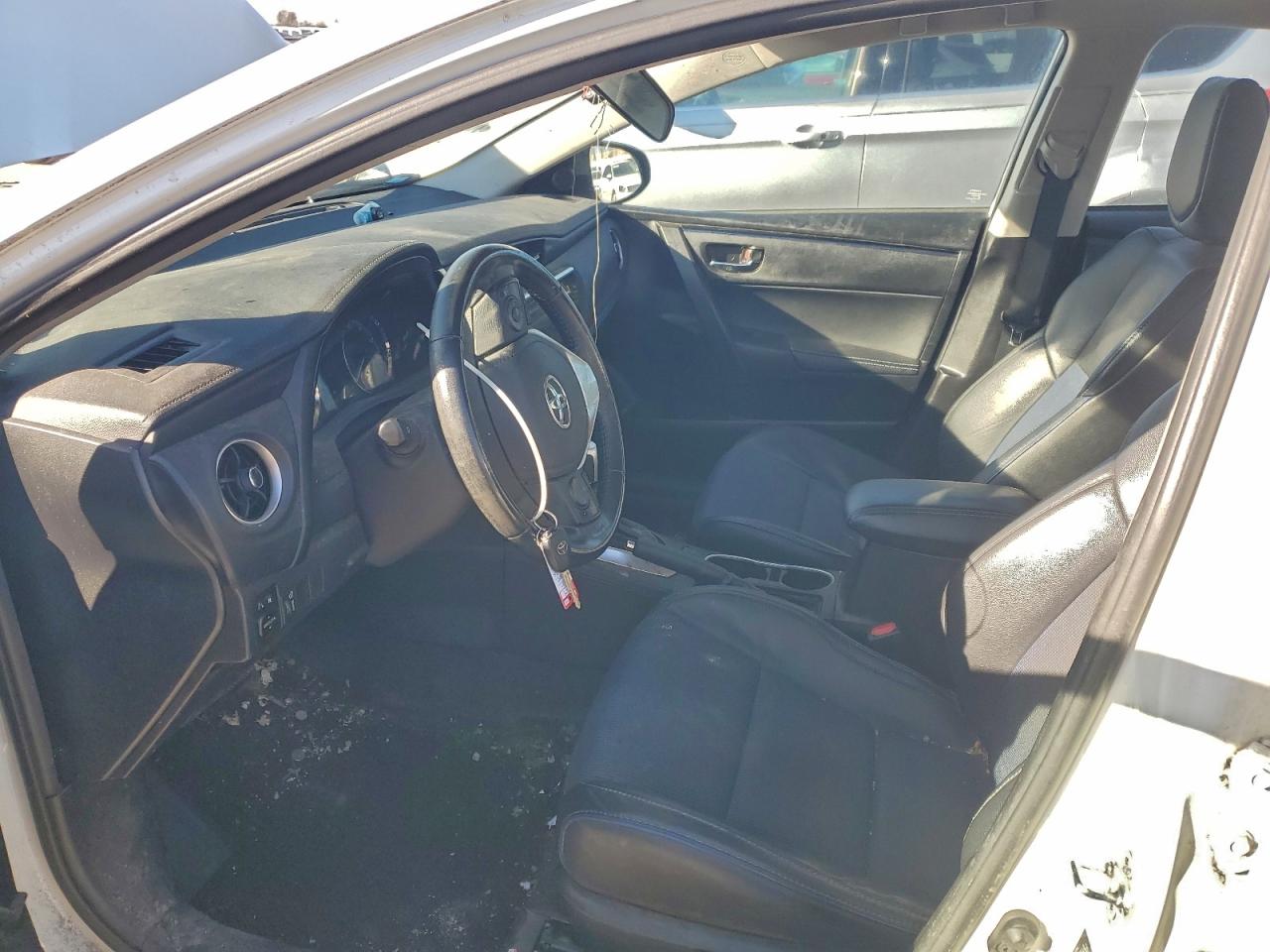 2017 TOYOTA COROLLA L photo 7