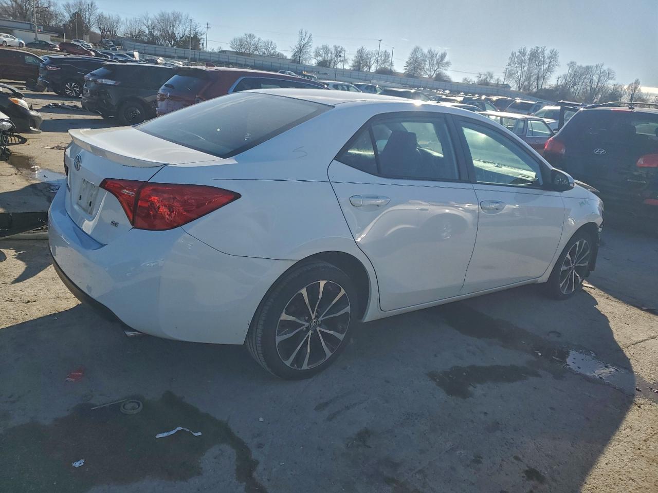 2017 TOYOTA COROLLA L photo 3