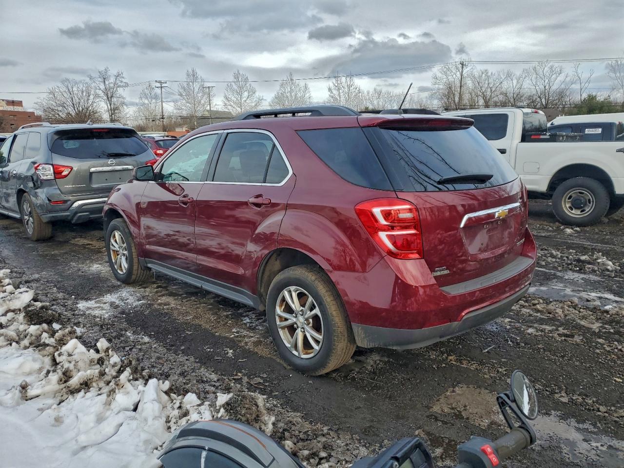 2016 CHEVROLET EQUINOX LT photo 2