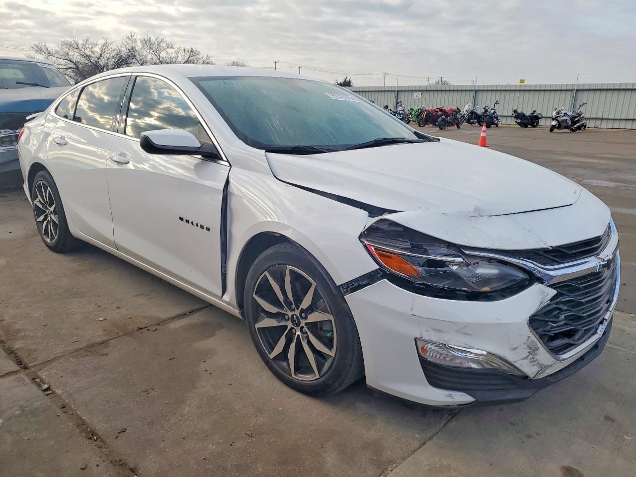 2022 CHEVROLET MALIBU RS photo 4